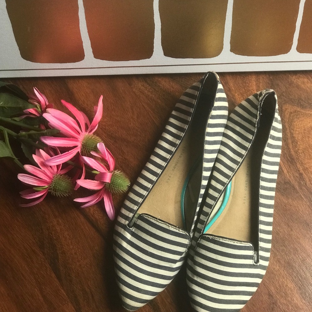 ♣️Gap Black and White Stripe Flat Shoes